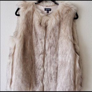 TOPSHOP Leah Faux Fur Vest